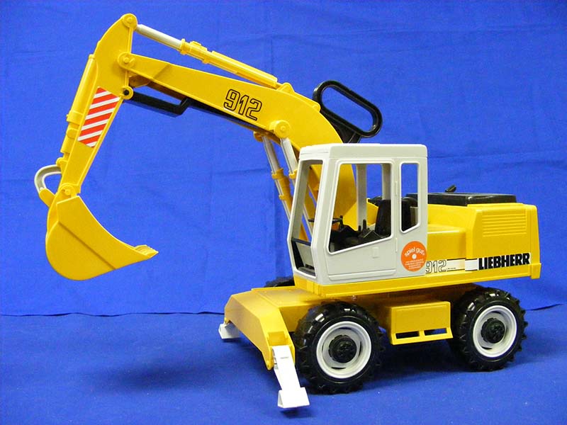 02426 Excavadora De Ruedas Liebherr 912 Escala 1:16