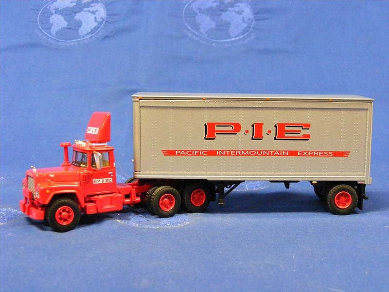 60-0266 Mack R-Model Day Cab Trailer 28' FOOT Scale 1:64