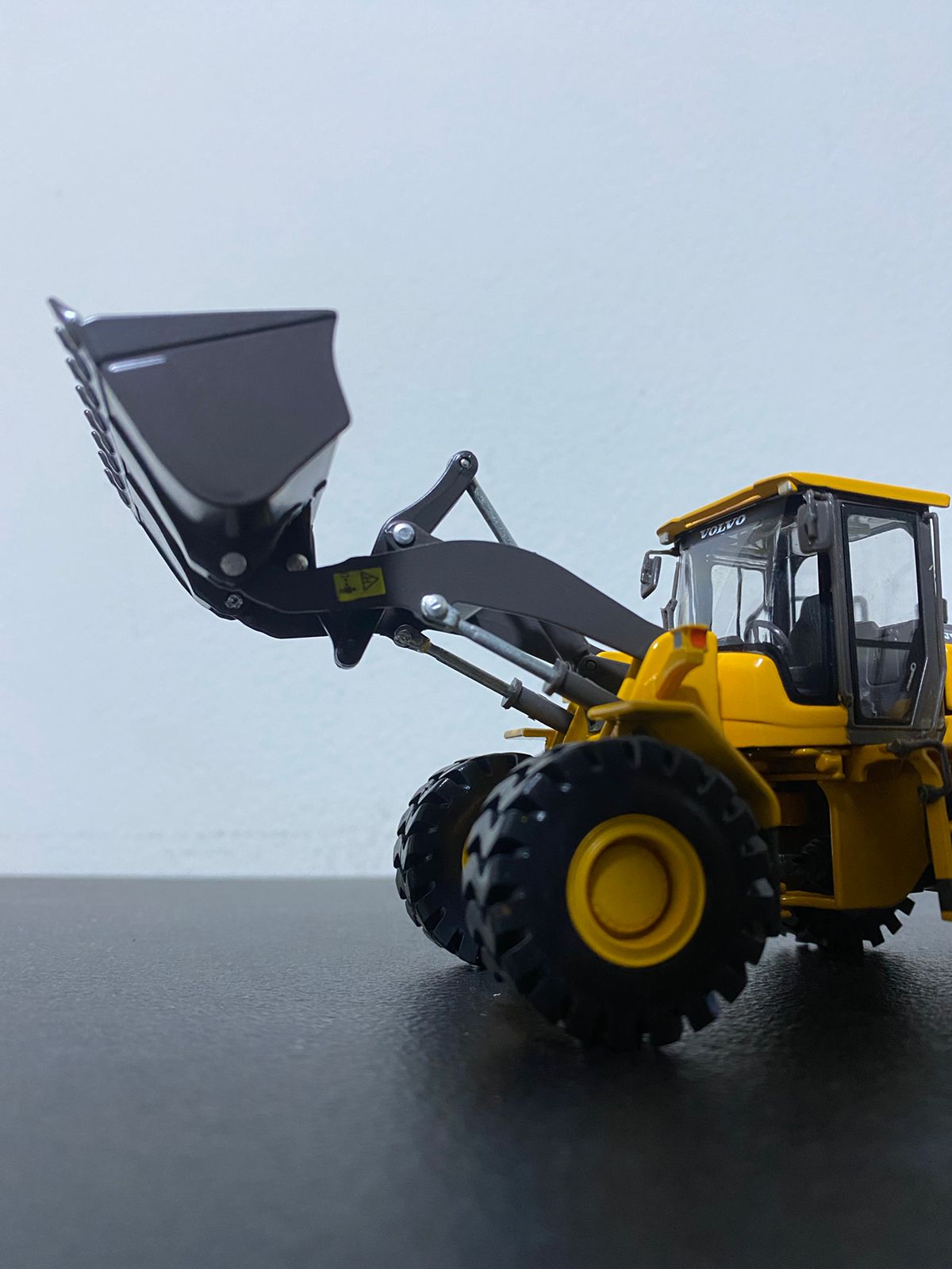 300033 Cargador De Ruedas Volvo L105 Escala 1:50 (Modelo Descontinuado)