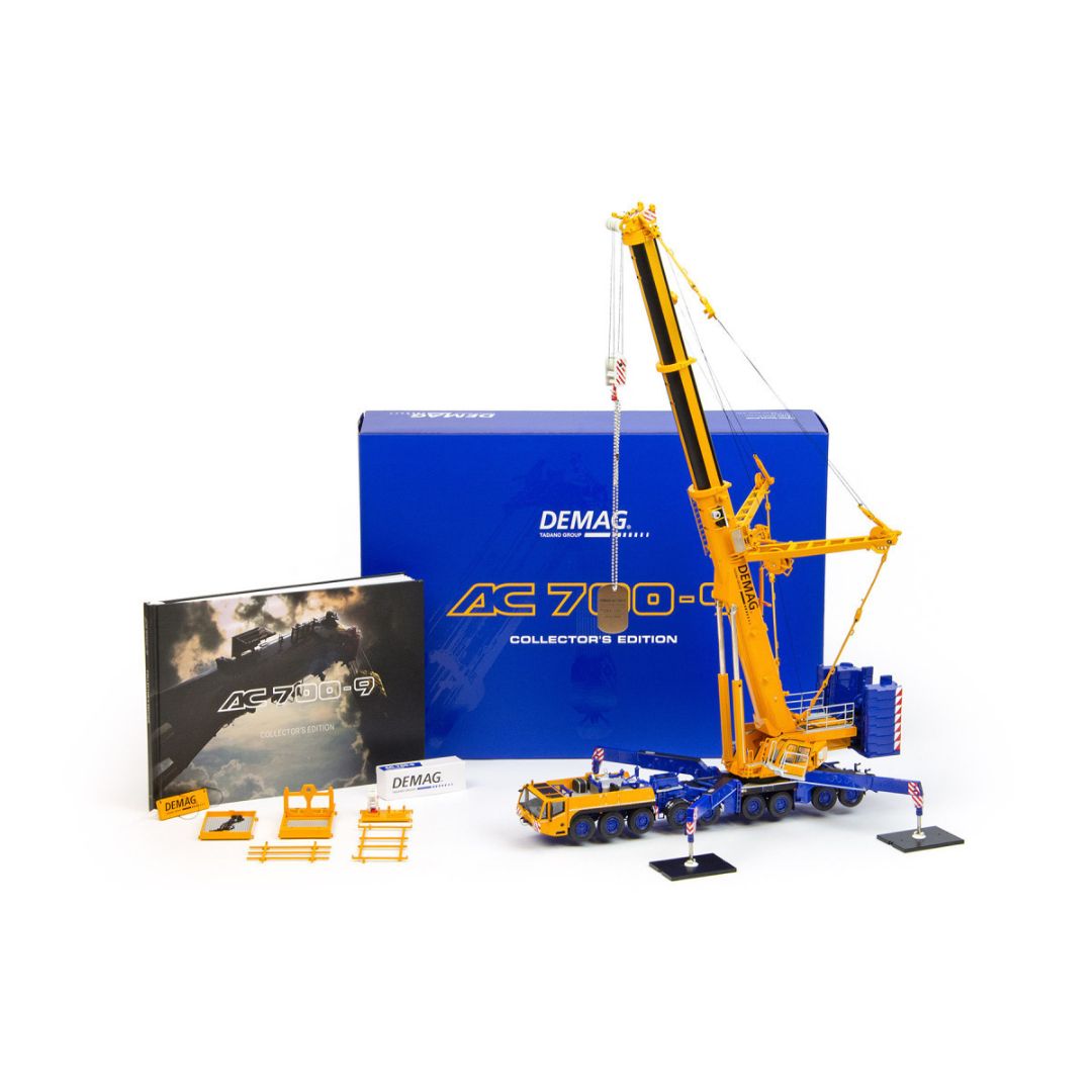 31-0186 Demag AC700-9 Mobile Hydraulic Crane 1:50 Scale (Discontinued Model) (Special Edition)