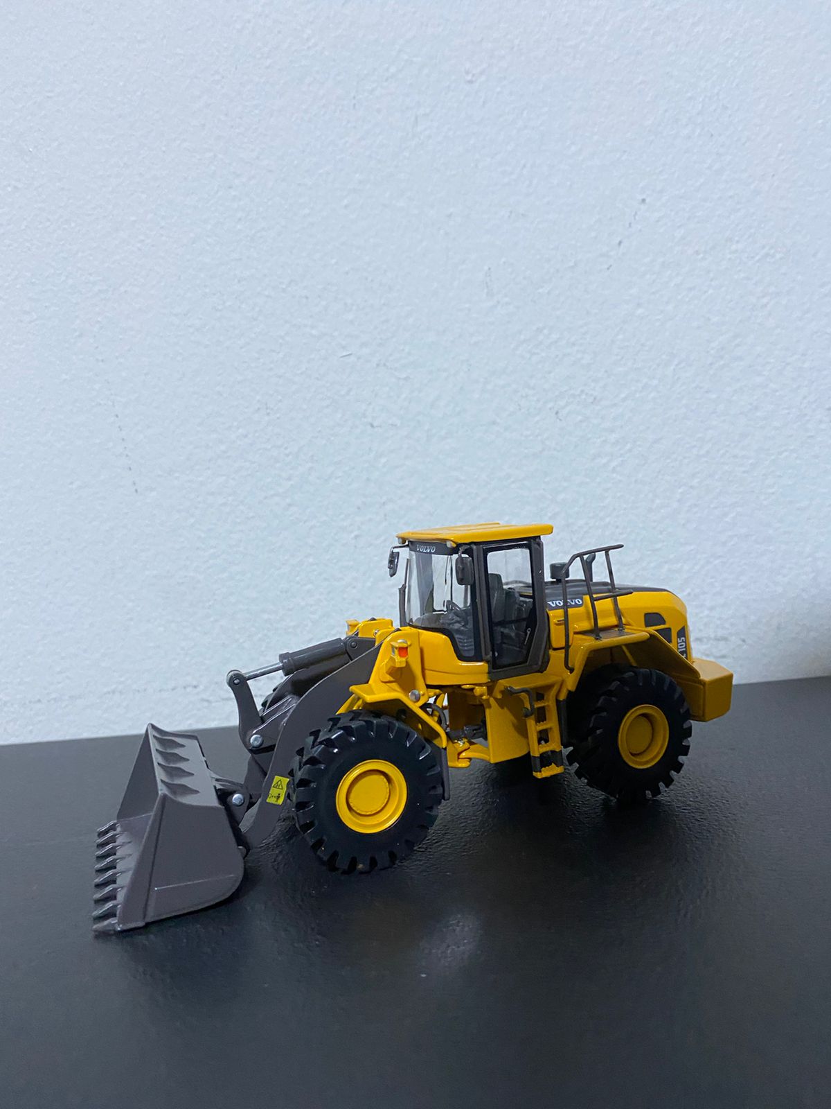 300033 Cargador De Ruedas Volvo L105 Escala 1:50 (Modelo Descontinuado)