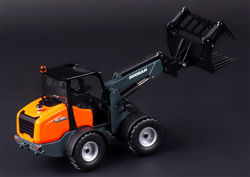 99-10104 Cargador De Ruedas Doosan DL80TL Escala 1:32