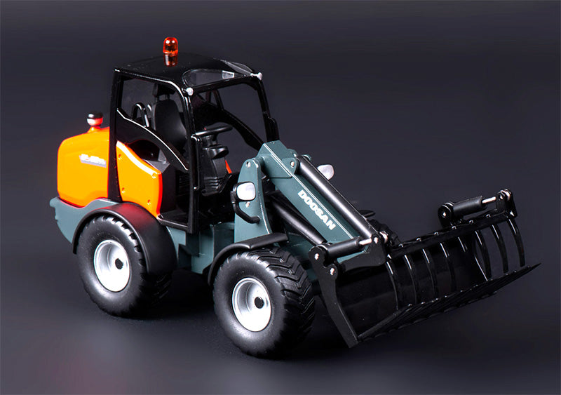 99-10104 Cargador De Ruedas Doosan DL80TL Escala 1:32