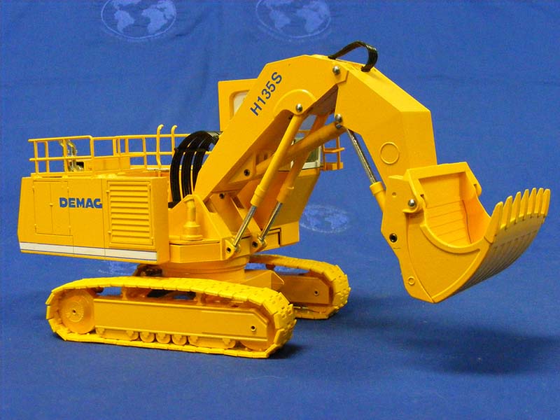 2772 Demag H135S Hydraulic Shovel Scale 1:50 (Discontinued Model)
