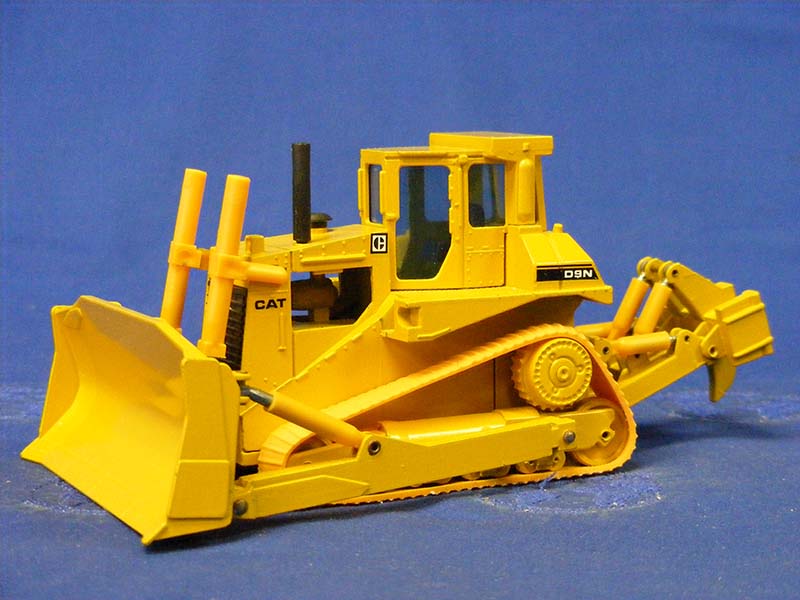 298 Caterpillar D9N Crawler Tractor Scale 1:50 (Discontinued Model)