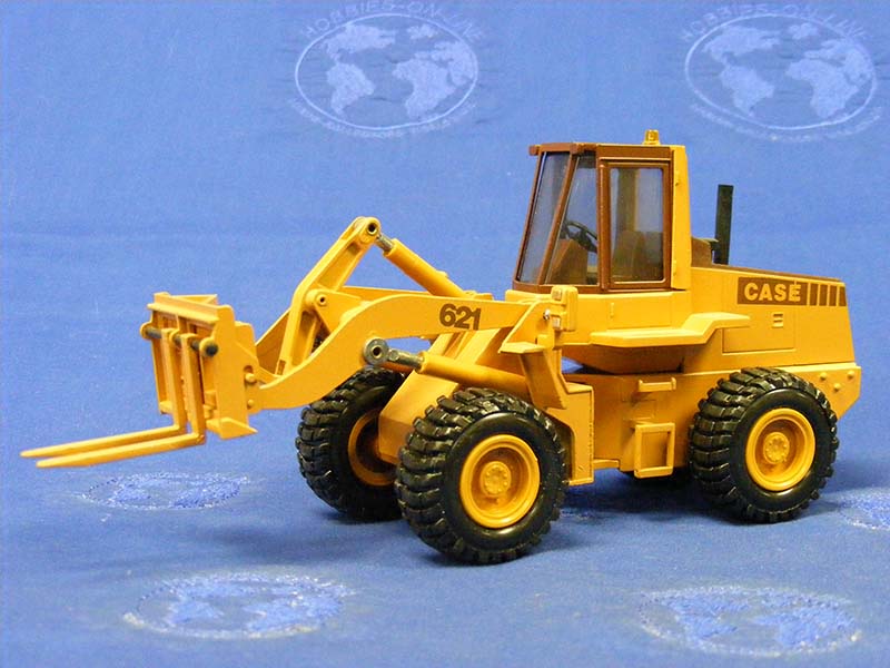 2426 Case 621 Wheel Loader 1:35 Scale (Discontinued Model)