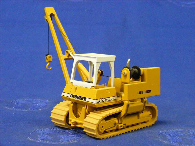 2804 Liebherr RL422 Pipe Laying Tractor Scale 1:50 (Discontinued Model)