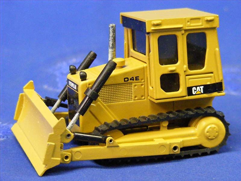 205-1 Caterpillar D4E Crawler Tractor Scale 1:50 (Discontinued Model)