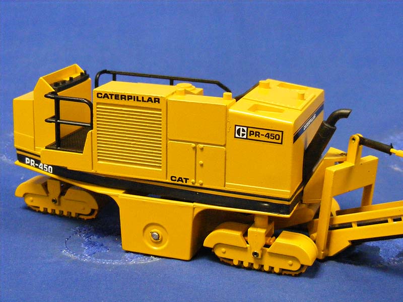 299-0 Caterpillar PR-450 Asphalt Milling Machine 1:50 Scale (Discontinued Model)