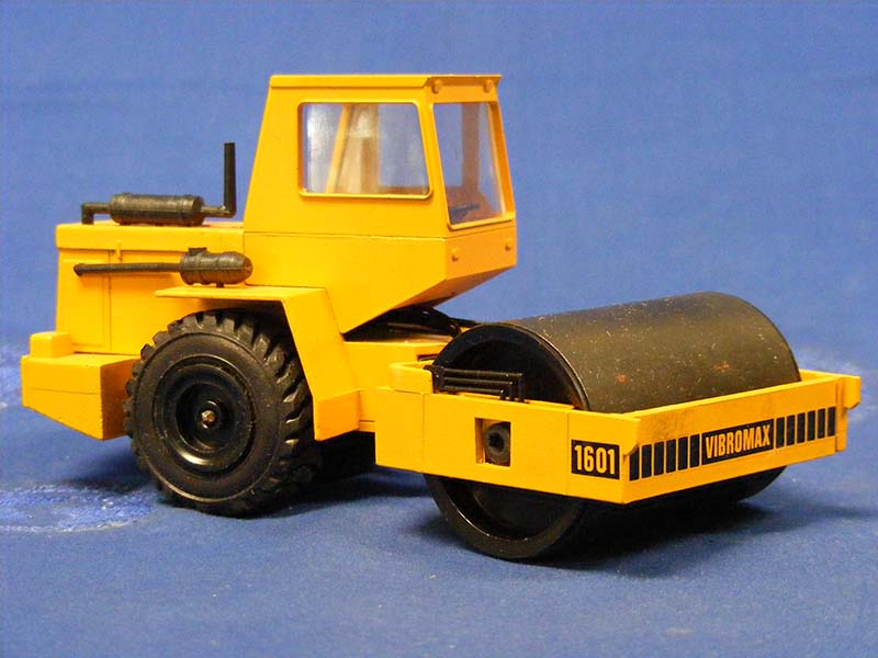 2700-2 Vibromax 1601 Compactor Roller Scale 1:35 (Discontinued Model)