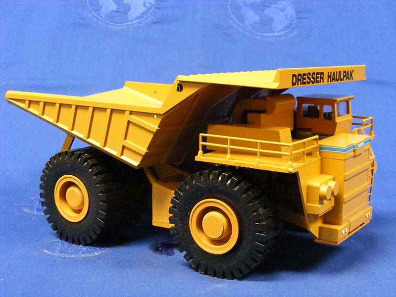 2720.3 Camión Minero Dresser Haulpak 685E Escala 1:50 (Modelo Descontinuado)