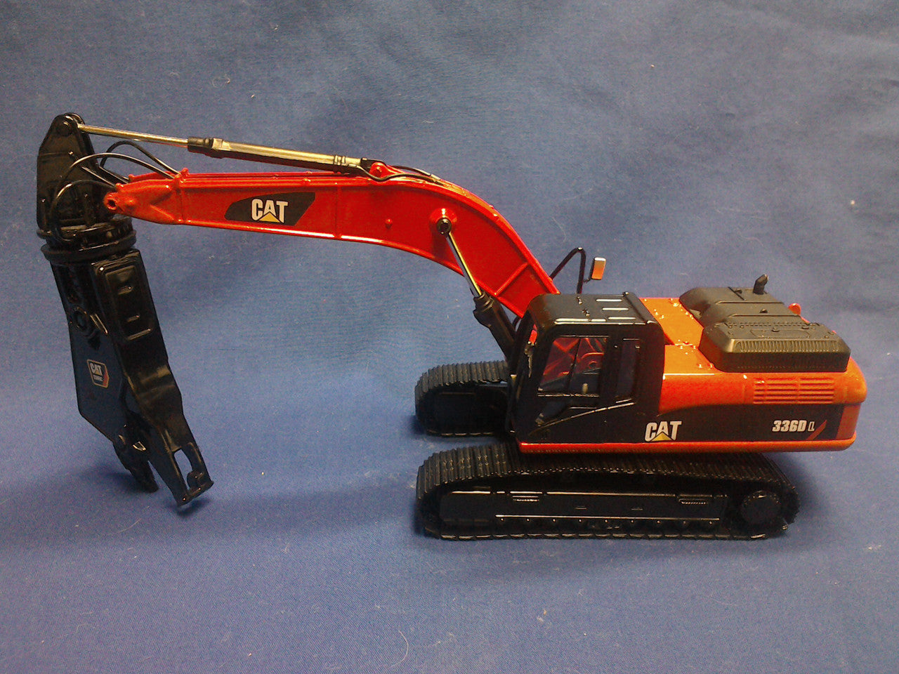 CUS92 Caterpillar 336D Crawler Excavator 1:50 Scale (Discontinued Model)