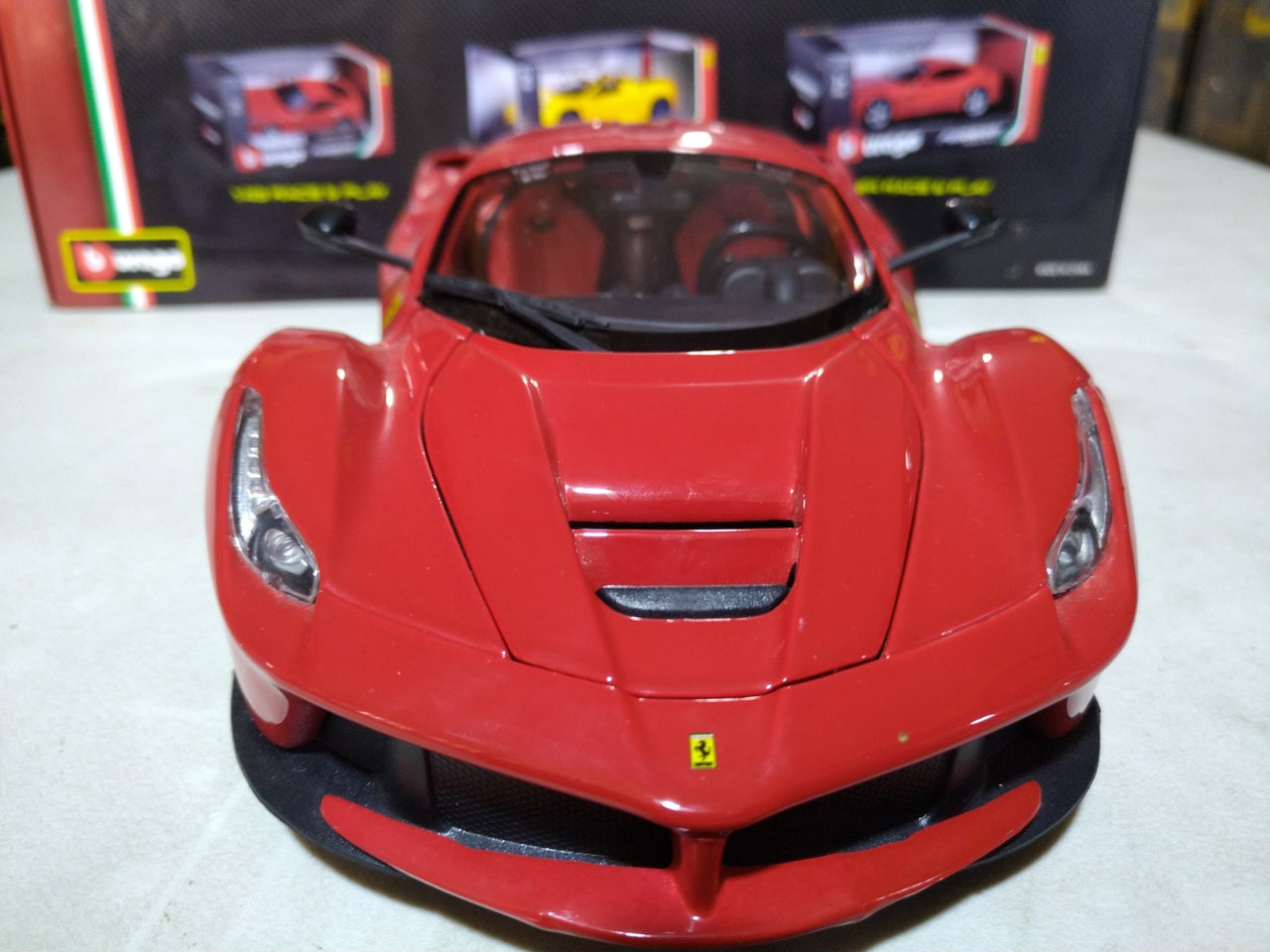 18-16001 Ferrari Race & Play Escala 1:18 - CAT SERVICE PERU S.A.C.
