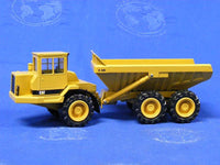 Thumbnail for 2862-0 Camión Articulado Caterpillar D400 Escala 1:50 (Modelo Descontinuado) - CAT SERVICE PERU S.A.C.