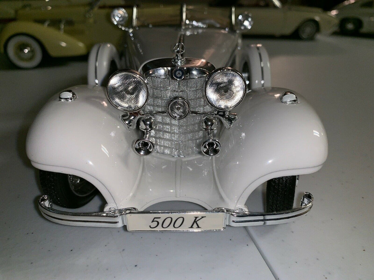 36055 Mercedes-Benz 500K TYP Año 1936 Escala 1:18 (Maisto Premiere Edition) - CAT SERVICE PERU S.A.C.