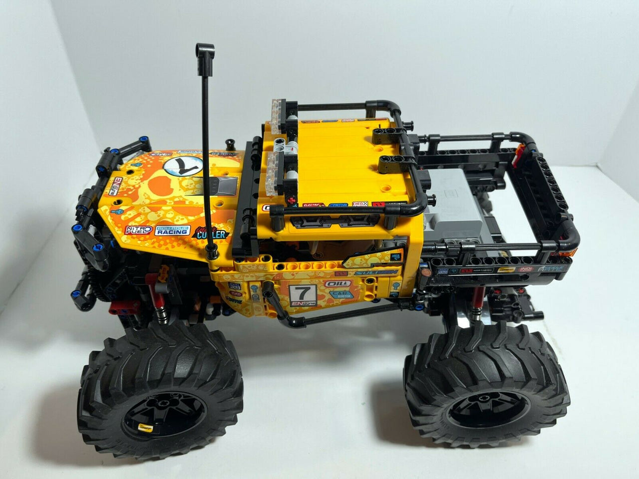42099 LEGO Technic Camión Todoterreno 4x4 (958 Piezas) - CAT SERVICE PERU S.A.C.