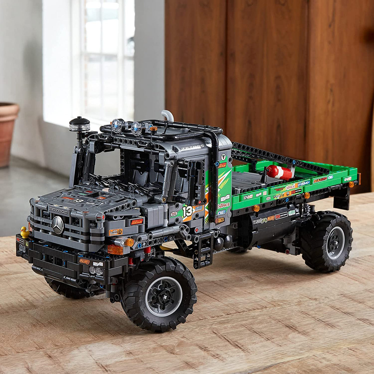 42129 LEGO Technic Camión Mercedes Benz Zetros (2110 Piezas) - CAT SERVICE PERU S.A.C.