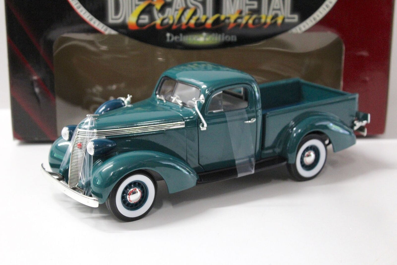 52001 Studebaker Coupe Express Pick Up Scale 1:18