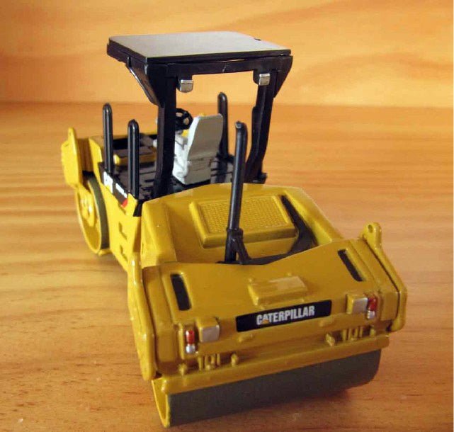 55132 Caterpillar CB-534D Road Roller 1:50 Scale (Discontinued Model)