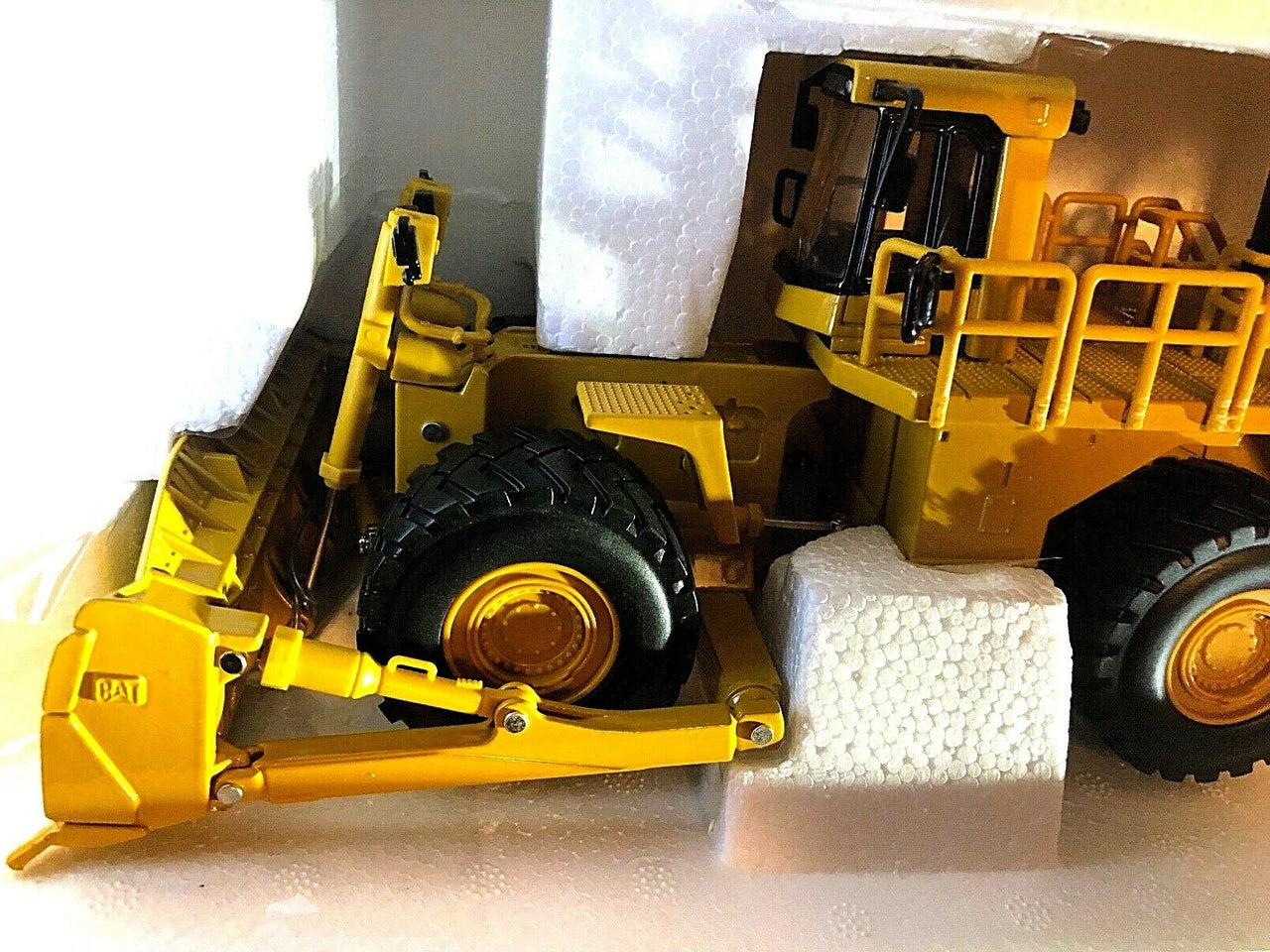 55159 Caterpillar 854G Wheel Tractor Scale 1:50 (Discontinued Model)