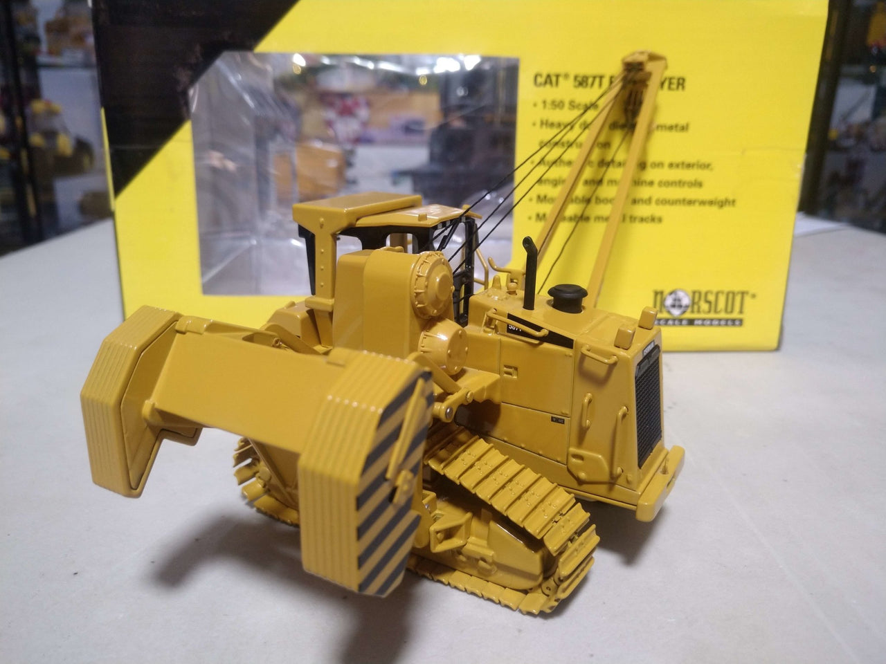 55272 Caterpillar 587T Pipe Laying Tractor Scale 1:50 (Discontinued Model)