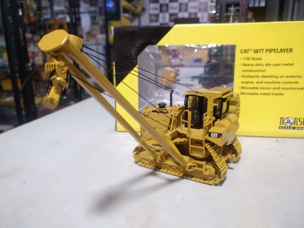 55272 Caterpillar 587T Pipe Laying Tractor Scale 1:50 (Discontinued Model)