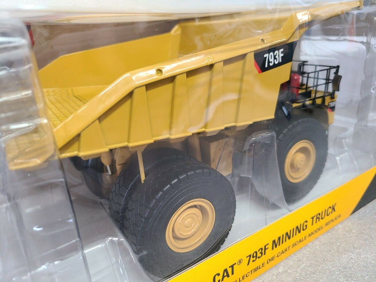 55273 Cat 793F Mining Truck 1:50 Scale (Discontinued Model)