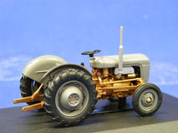 Thumbnail for 6071 Tractor Agrícola Ferguson FE35-1956 Escala 1:43 (Modelo Descontinuado)