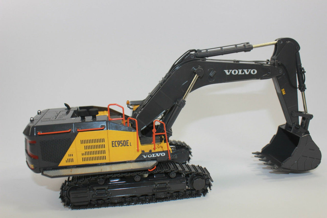 61-2001 Volvo EC950E Crawler Excavator Scale 1:50 (Discontinued Model)