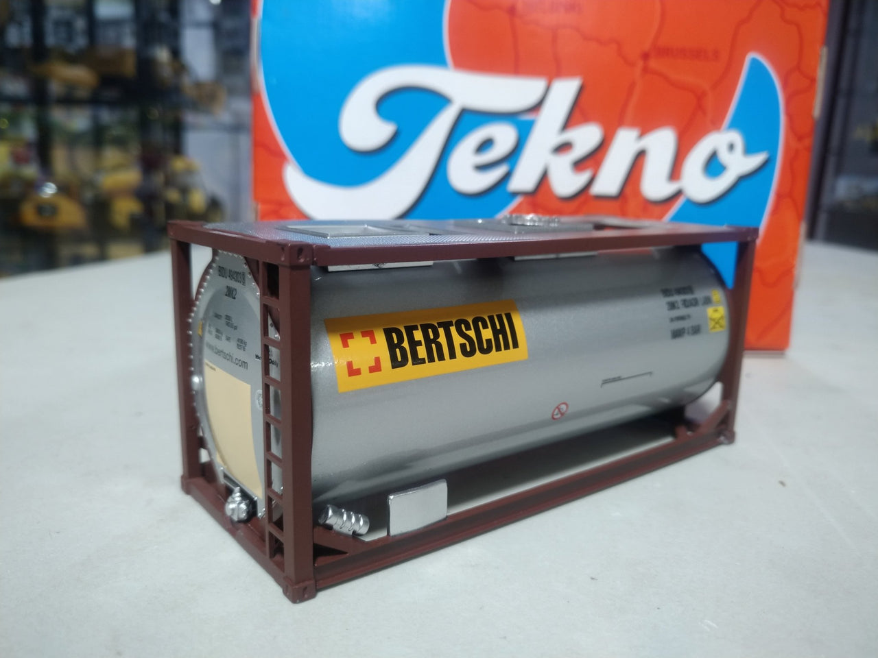 73303 Bertschi 20' ISO Tank Container Scale 1:50