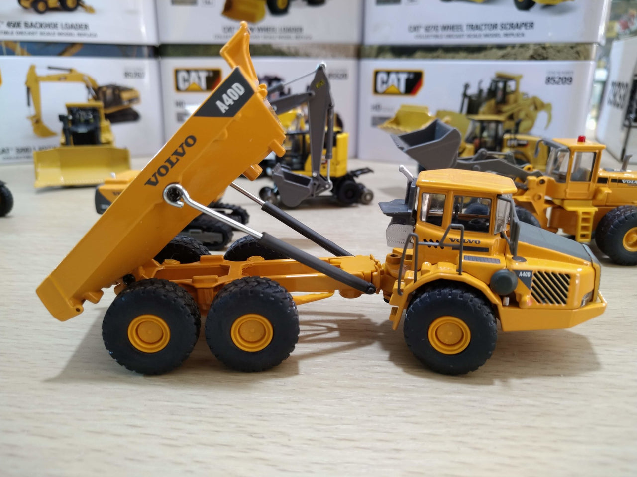 810-002 Volvo A40D Articulated Truck 1:87 Scale (Discontinued Model)