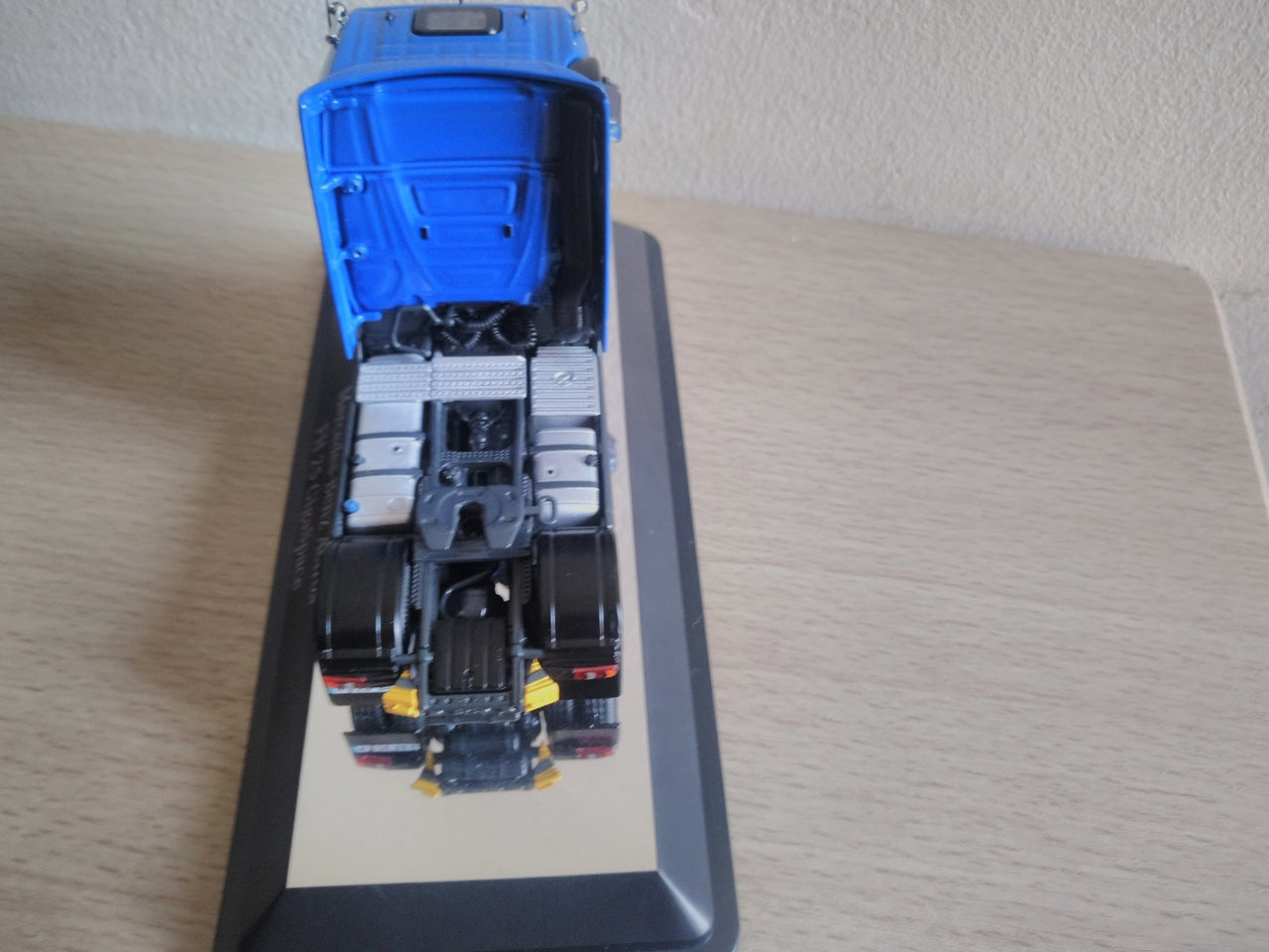 844-06 ट्रैक्टो मर्सिडीज-बेंज एक्ट्रोस एफएच25 ब्लू स्केल 1:50 (बंद मॉडल)