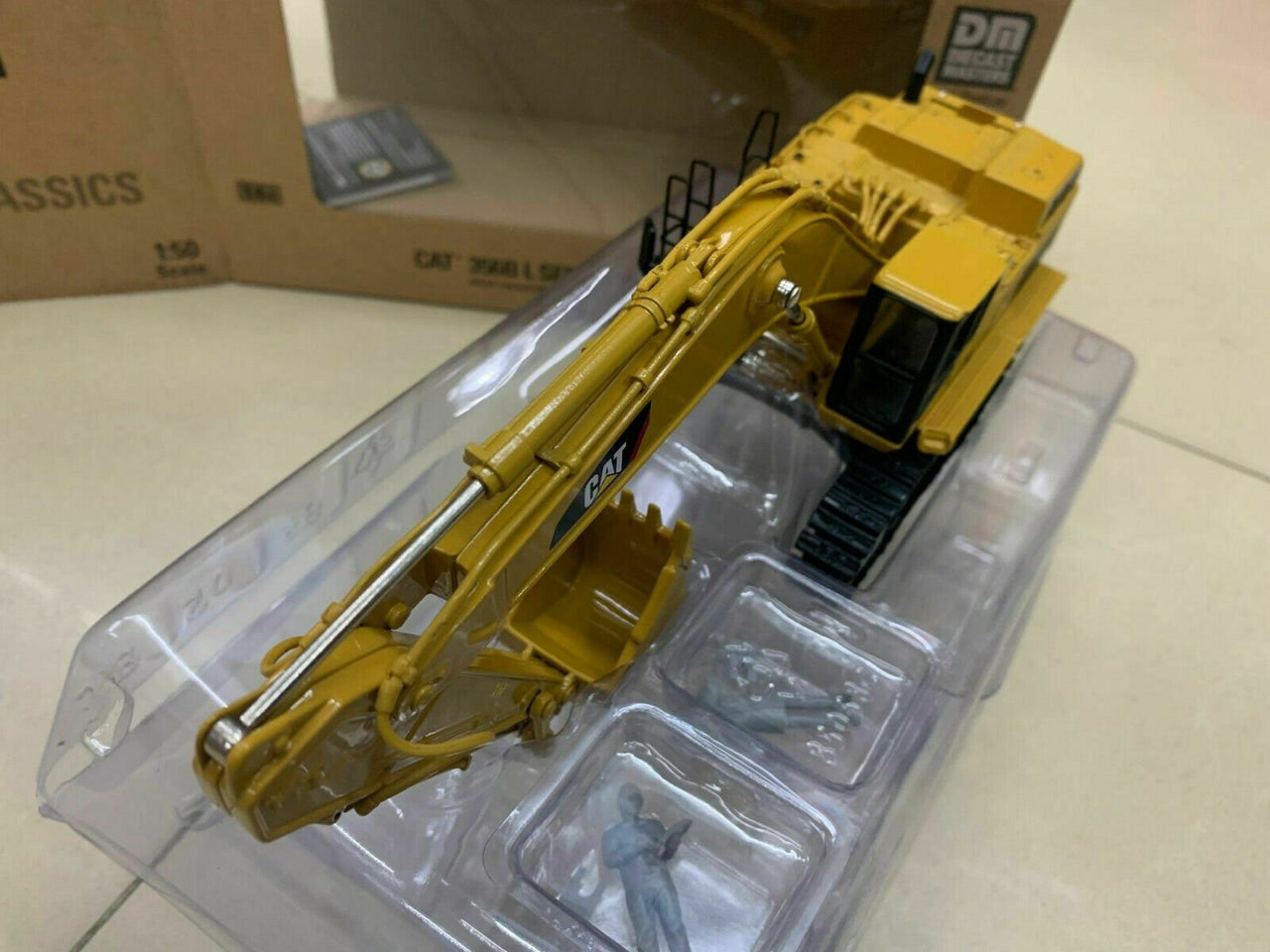 85058C Caterpillar 365BL Tracked Excavator Scale 1:50 (Discontinued Model)