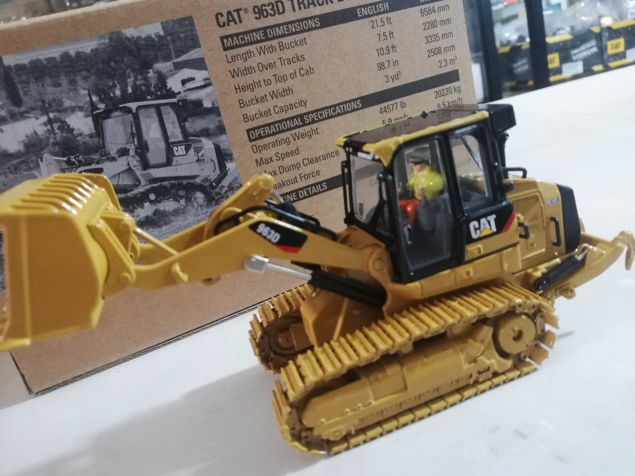 85194 Caterpillar 963D Track Loader 1:50 Scale (Discontinued Model)