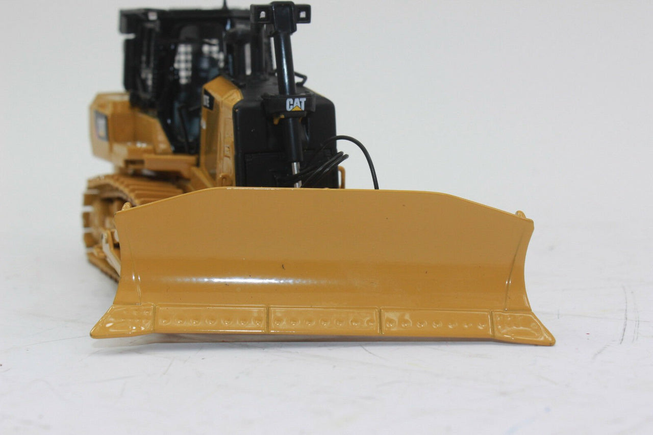 85224 Caterpillar D7E Crawler Tractor Scale 1:50 (Discontinued Model)