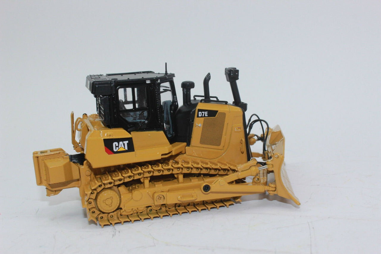 85224C Caterpillar D7E Tracked Tractor Scale 1:50