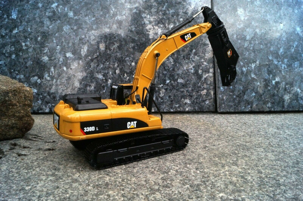 85277 Excavator With Shear Caterpillar 330D L Scale 1:50 (Discontinued Model)