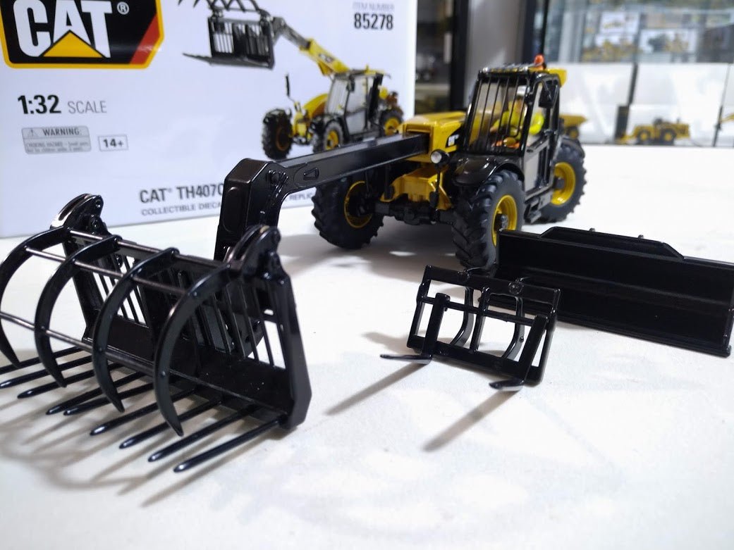 85278 Cat TH407C Telehandler Scale 1:32 (Discontinued Model)