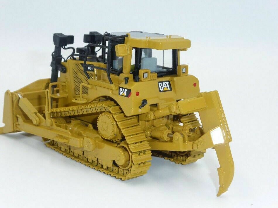 85299 Caterpillar D8T Tracked Tractor Scale 1:50 (Discontinued Model)