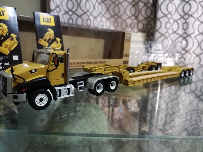 85503C Low Bed Caterpillar CT660 XL 120 Scale 1:50