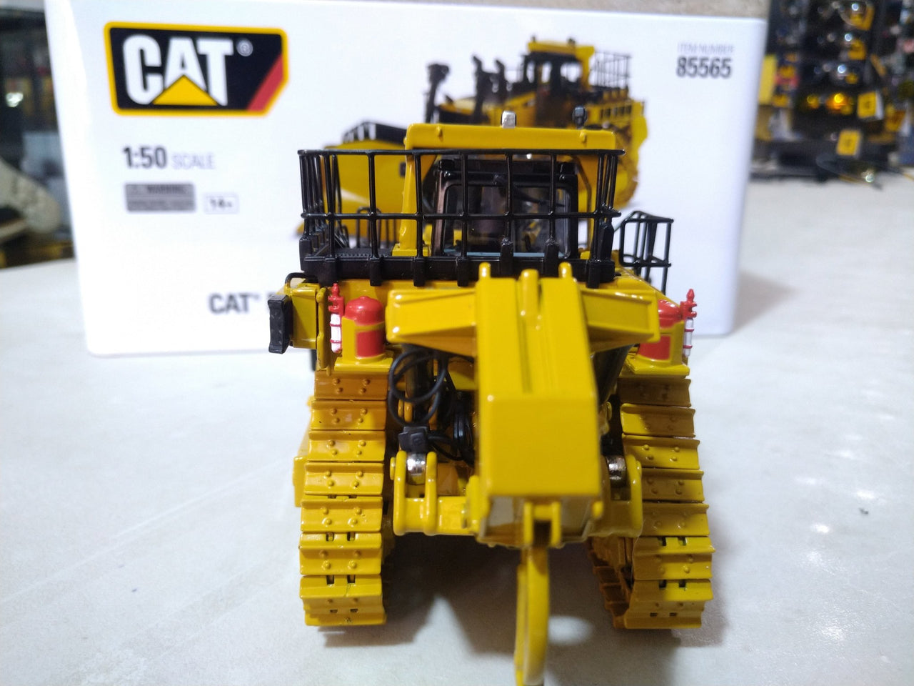 85565 Tractor de Orugas Cat D11T JEL Design Escala 1:50 - CAT SERVICE PERU S.A.C.