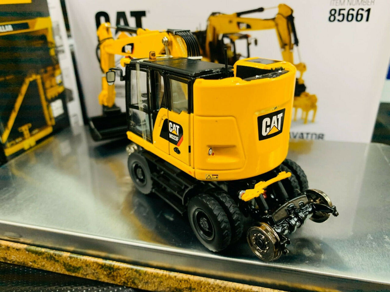 85661 Excavadora De Ruedas M323F Caterpillar Escala 1:50 - CAT SERVICE PERU S.A.C.