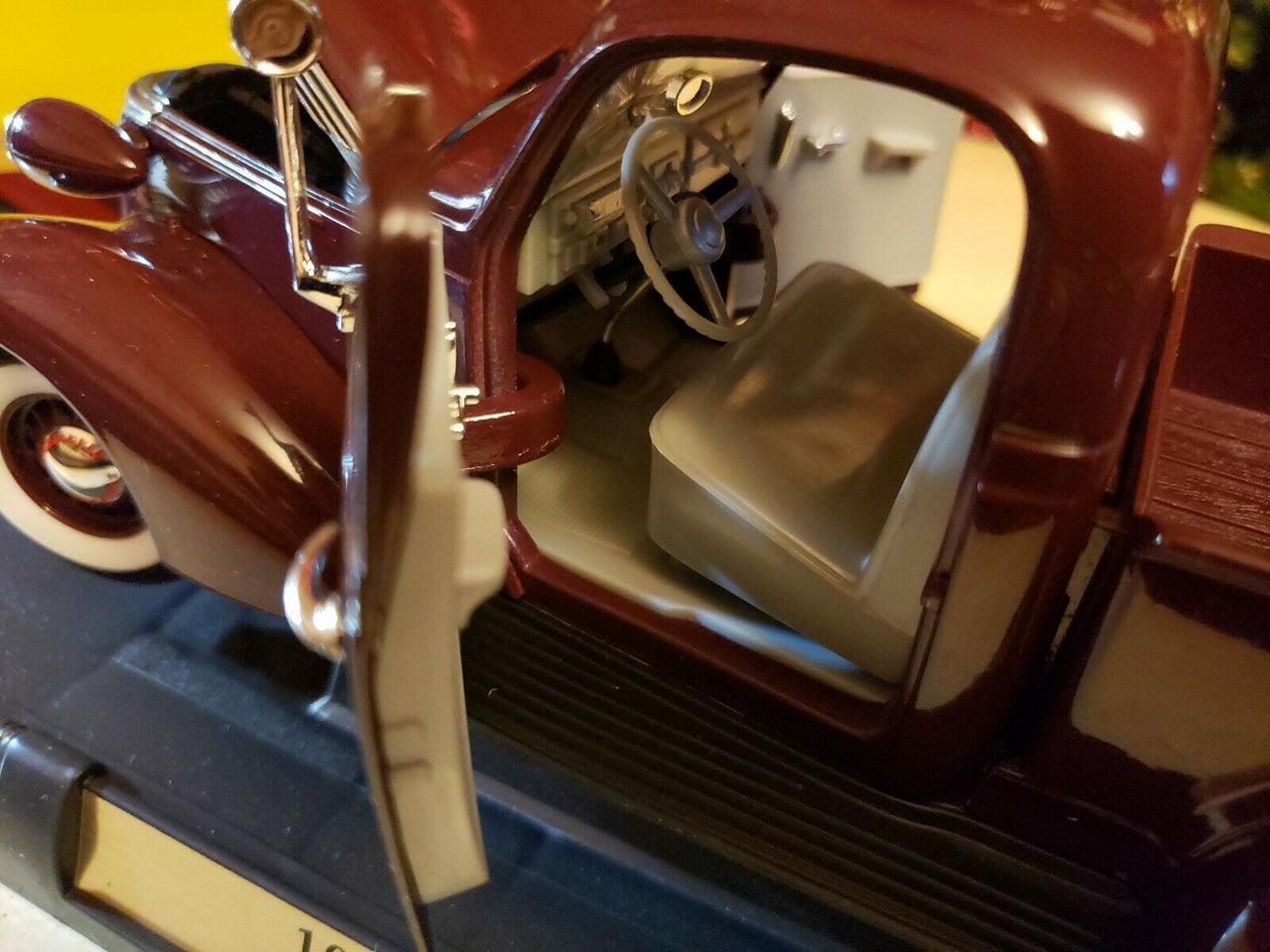 92458 Camioneta Studebaker Coupe Express Pick Up Año 1937 Escala 1:18 (Road Signature Collection) - CAT SERVICE PERU S.A.C.