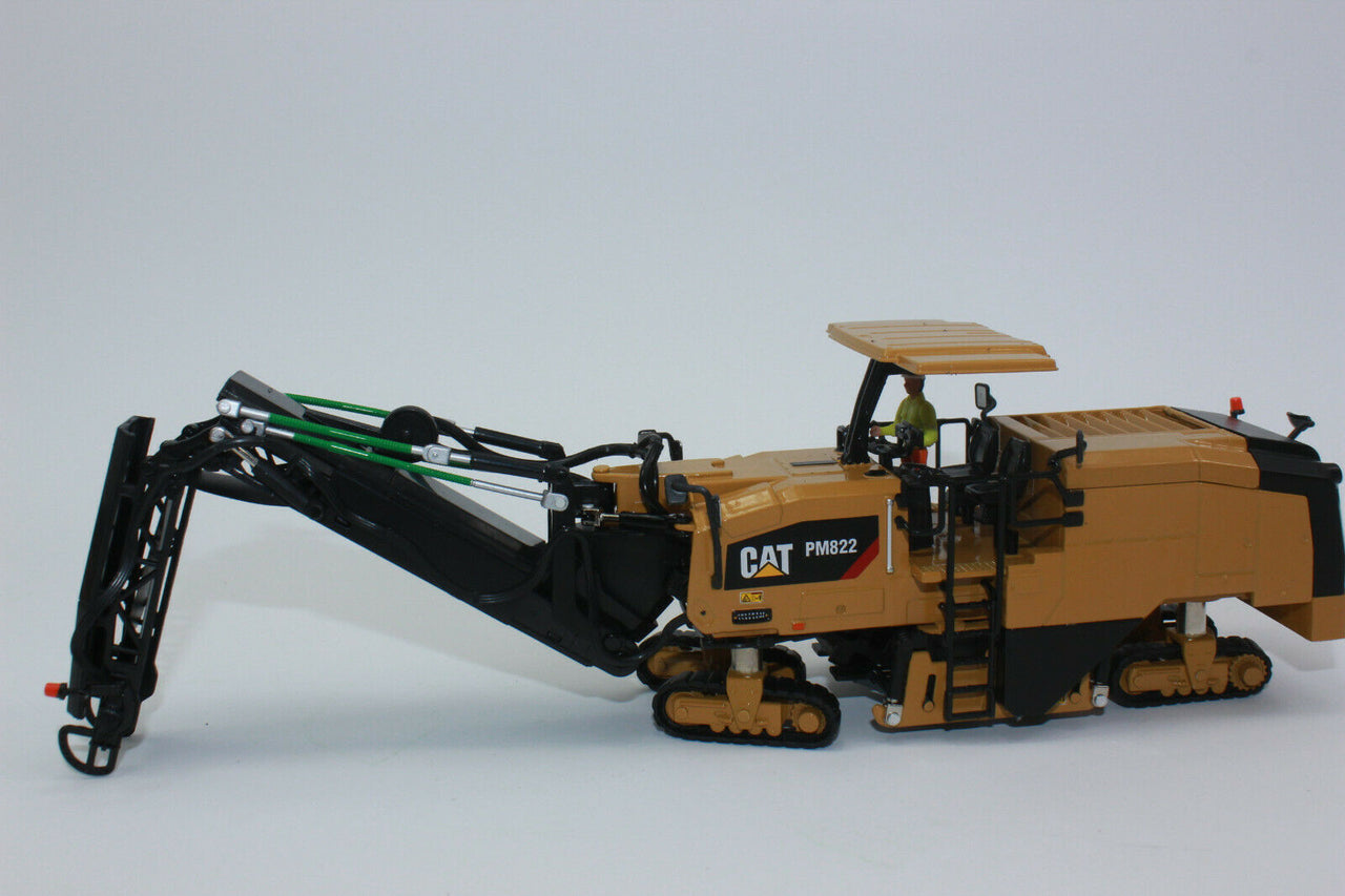 85588 Caterpillar PM822 Pavement Planer 1:50 Scale (Discontinued Model)