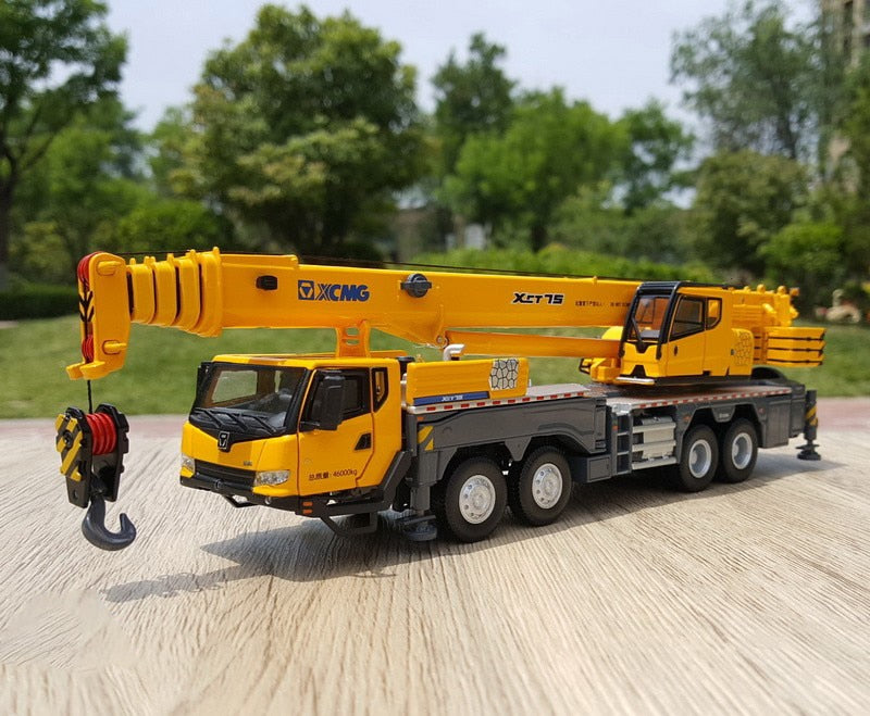 AMP66 XCMG XCT75 Hydraulic Crane 1:50 Scale (Discontinued Model)
