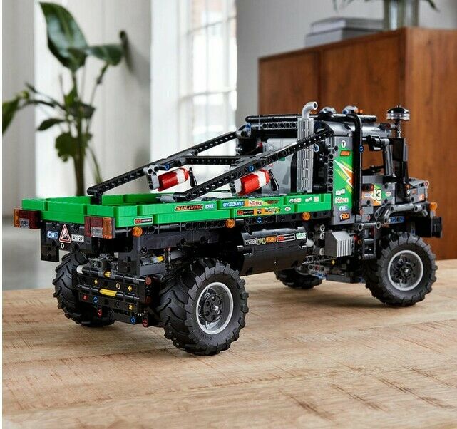 42129 LEGO Technic Camión Mercedes Benz Zetros (2110 Piezas)