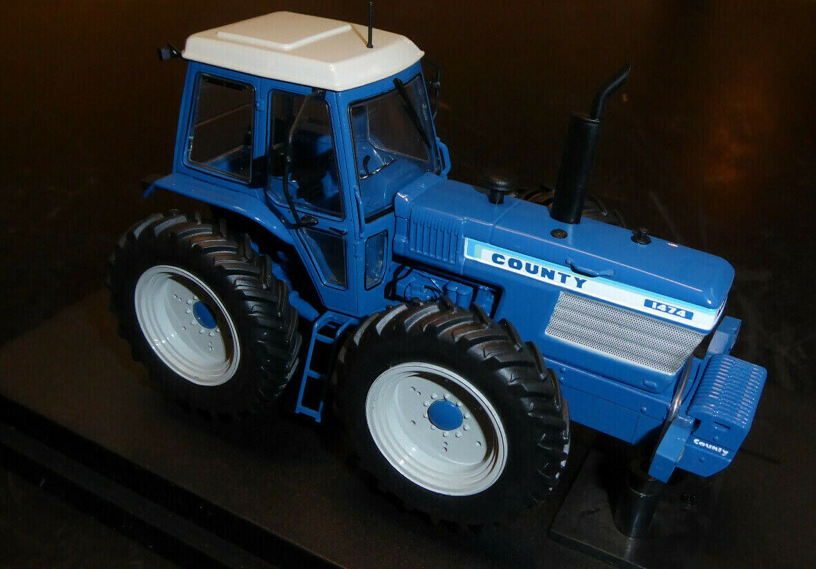 4032 Ford County Agricultural Tractor 1474 Scale 1:32