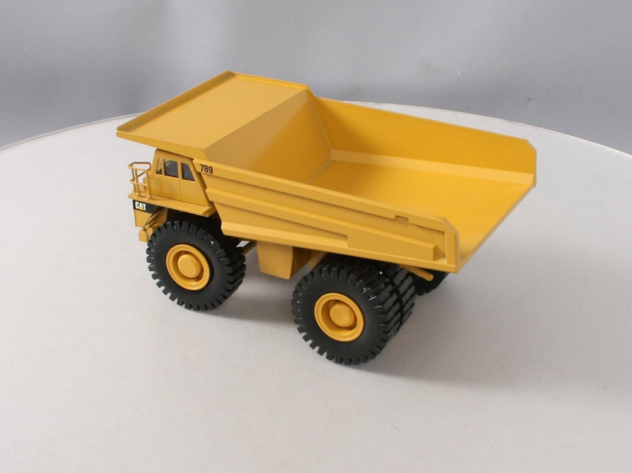2725 Caterpillar 789 Mining Truck 1:50 Scale (Discontinued Model)
